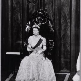 Queen Elizabeth II reading the speech - 1954