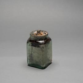 Leyden battery jar